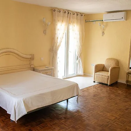 Mirlos Villa *